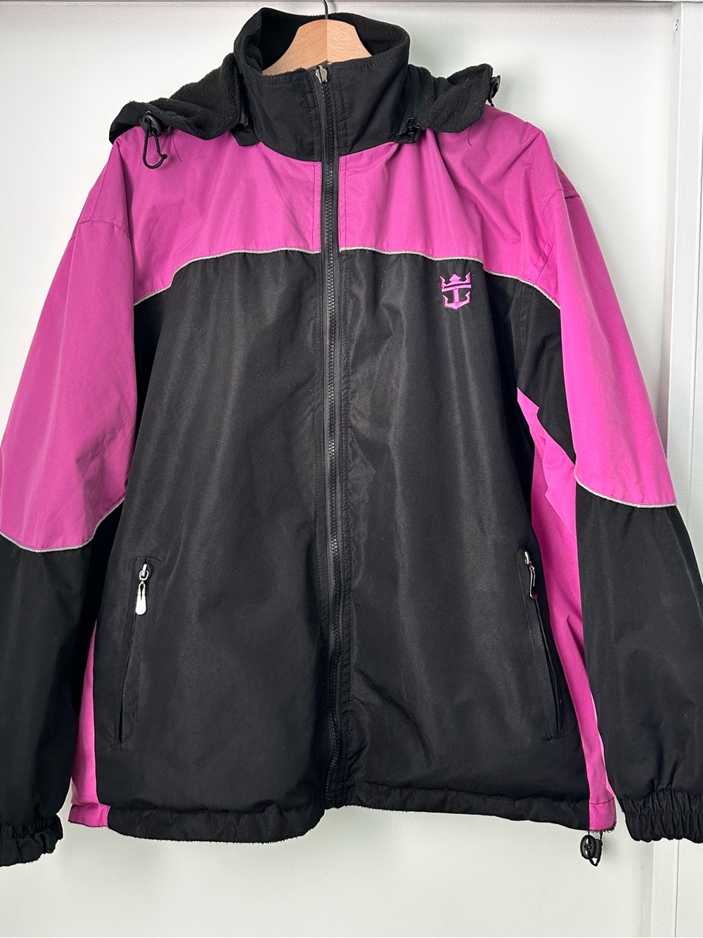 VTG Royal Caribbean International Black & Pink Fleece-Lined Hooded insulateJacke